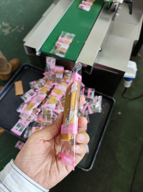 최신 회사 블로그 러시아 클라이언트는 두층 과일 단백질 바 생산 라인을 성공적으로 구현했습니다.